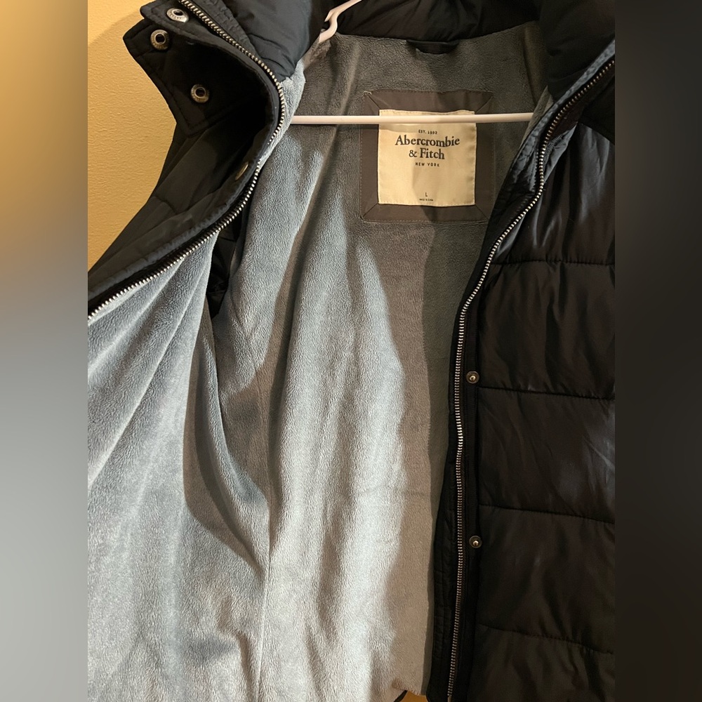 Abercrombie & Fitch Black Puffer Jacket - Picture 3 of 7